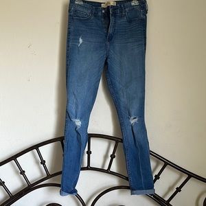 7S Hollister super skinny, high rise jeans